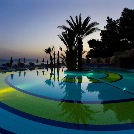 Fantasia Deluxe Hotel 5*