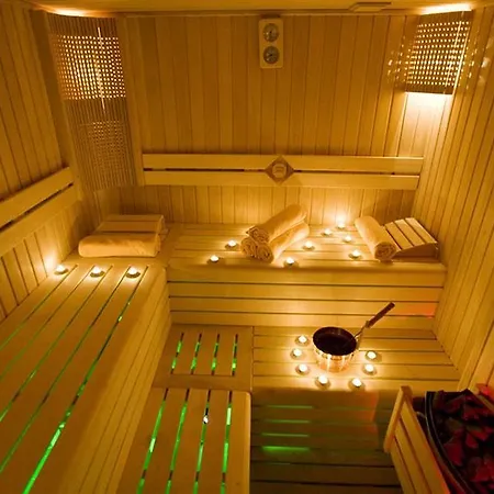 Fantasia Deluxe Hotel 5*